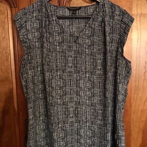 Banana republic blouse - black with white pattern